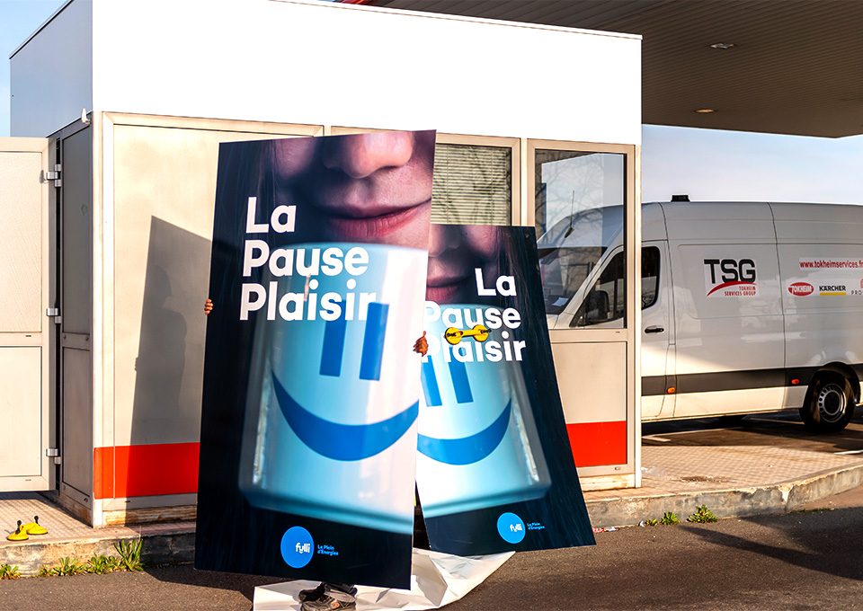 Alo agences, communication à Lyon - A suivre APRR Fulli affiche